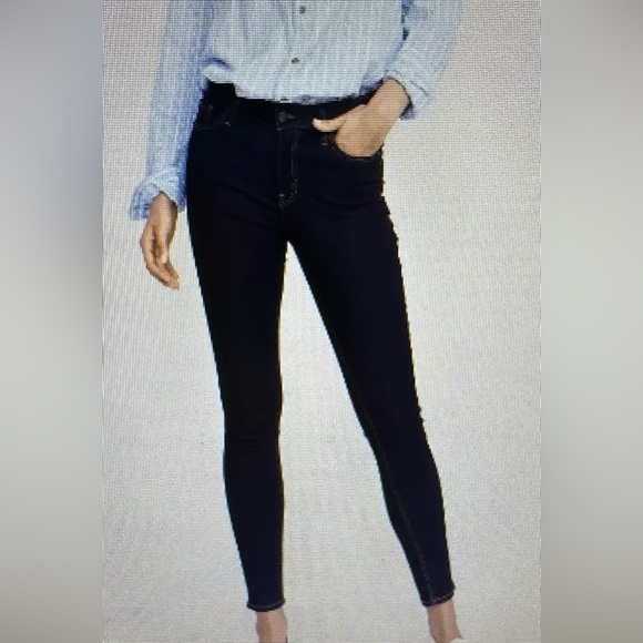 Old Navy, rockstar, high-rise built in sculpt jeans, size 12, Dark rinse, NWOT - Picture 6 of 6